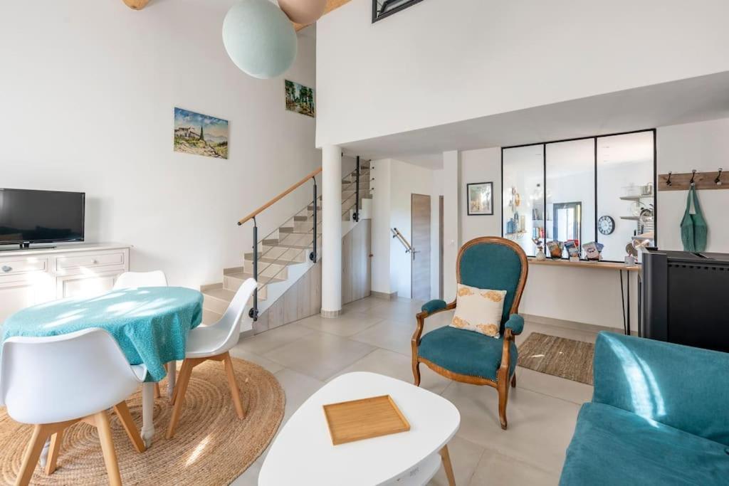 Gîte La Quille - Maison de hameau en Provence pour 4 personnes avec jardin privatif Le Puy-Sainte-Réparade Extérieur photo