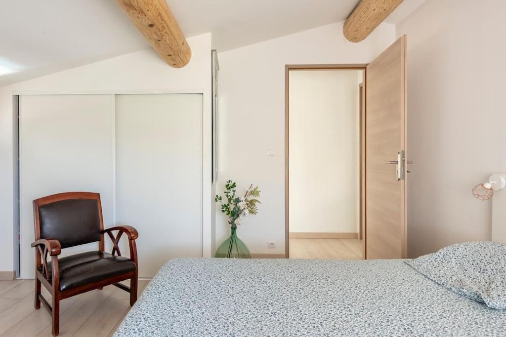 Gîte La Quille - Maison de hameau en Provence pour 4 personnes avec jardin privatif Le Puy-Sainte-Réparade Extérieur photo