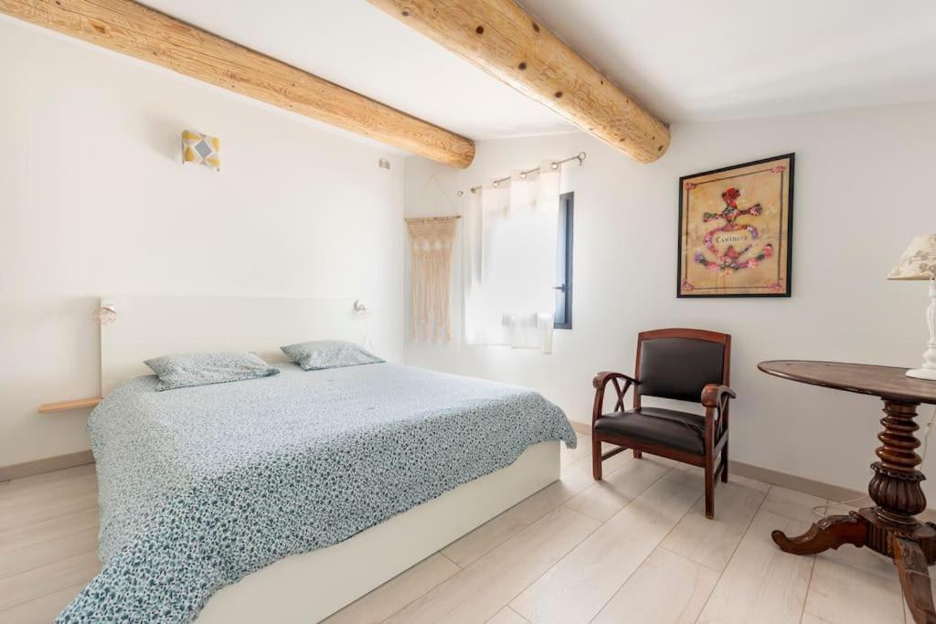Gîte La Quille - Maison de hameau en Provence pour 4 personnes avec jardin privatif Le Puy-Sainte-Réparade Extérieur photo