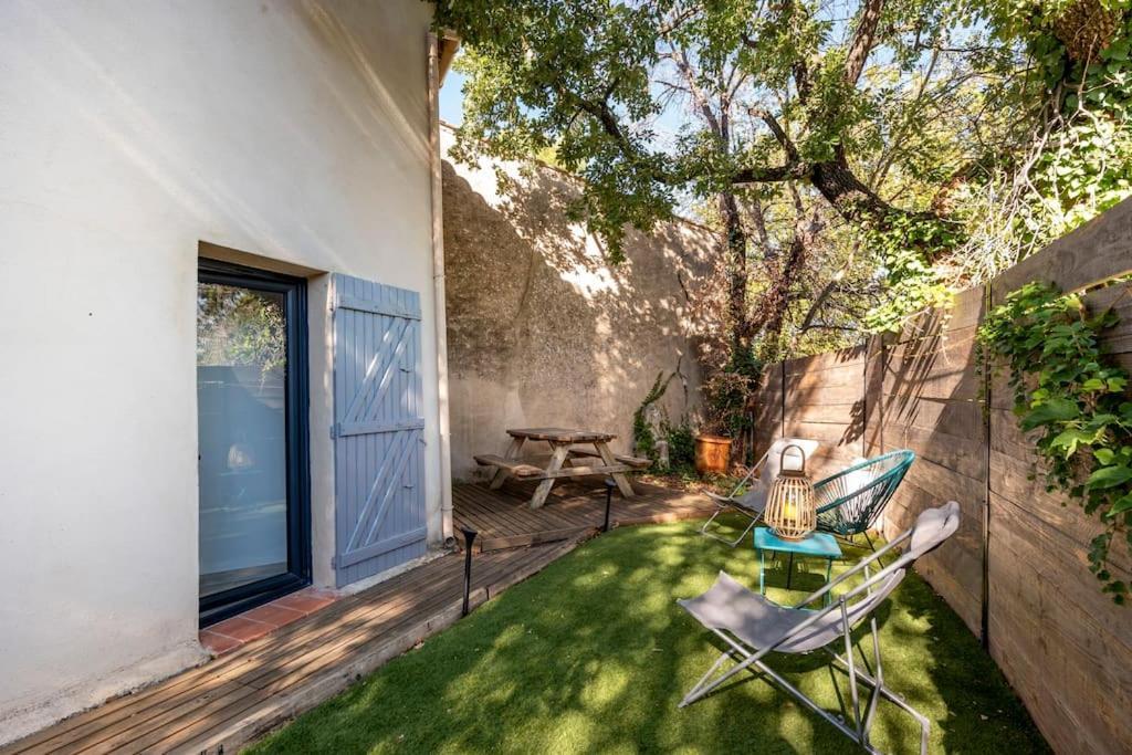 Gîte La Quille - Maison de hameau en Provence pour 4 personnes avec jardin privatif Le Puy-Sainte-Réparade Extérieur photo